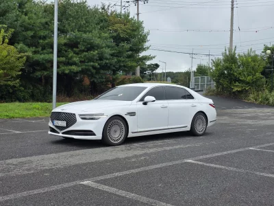 Genesis G90