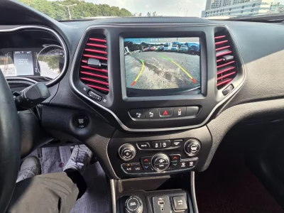 Jeep CHEROKEE