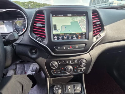 Jeep CHEROKEE
