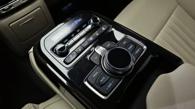 Genesis EQ900