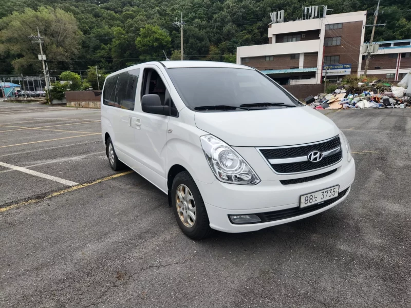 Hyundai Starex