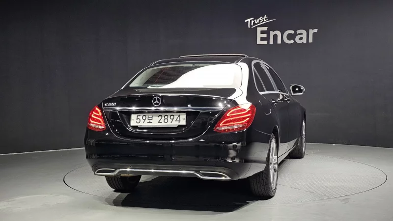 Mercedes-Benz C-Class