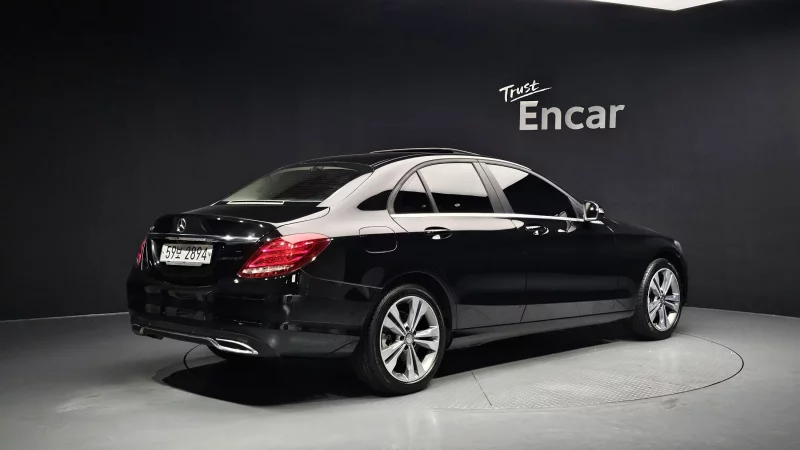 Mercedes-Benz C-Class