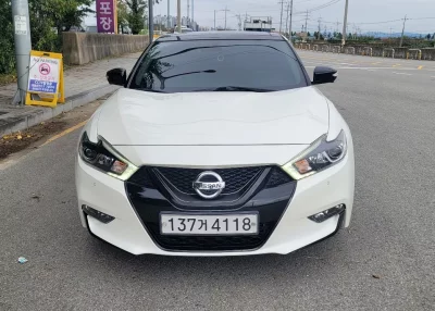 Nissan MAXIMA