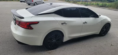 Nissan MAXIMA