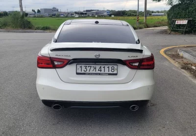 Nissan MAXIMA
