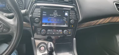 Nissan MAXIMA