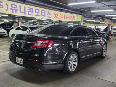 Ford TAURUS
