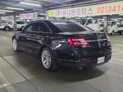 Ford TAURUS