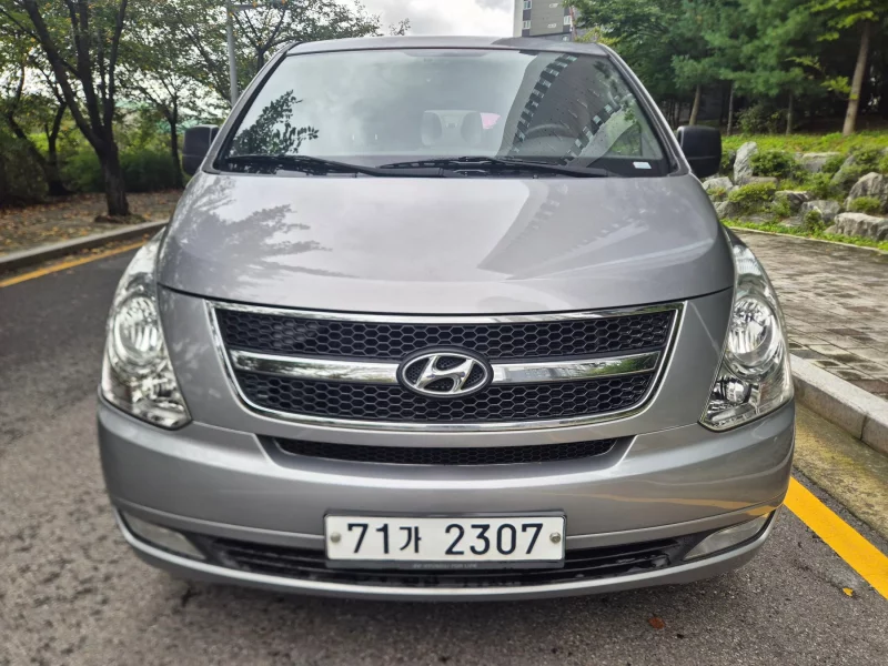 Hyundai Starex