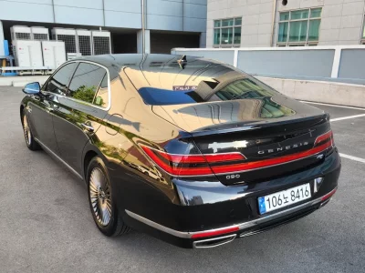 Genesis G90