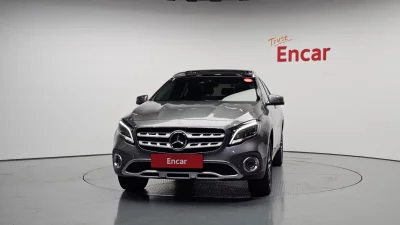 Mercedes-Benz GLA-Class