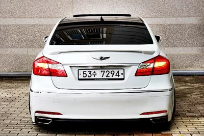 Hyundai Genesis