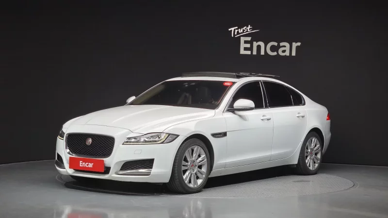 Jaguar XF