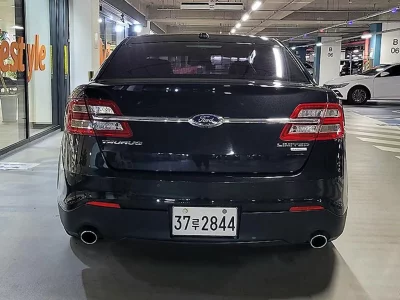 Ford TAURUS