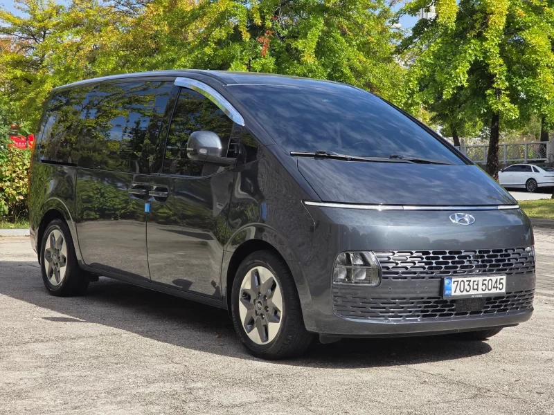 Hyundai Staria