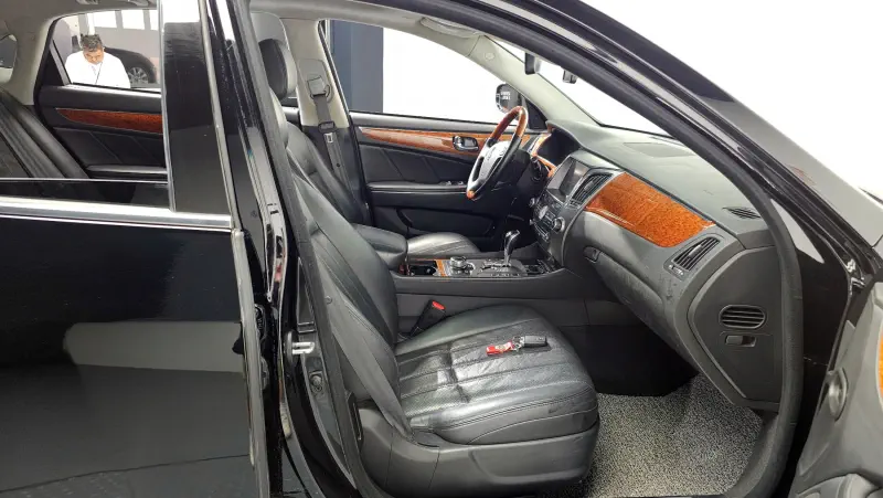 Hyundai Equus