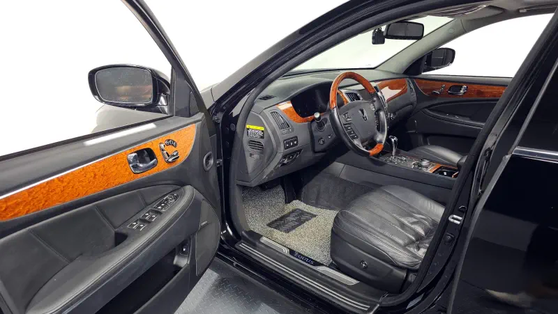 Hyundai Equus