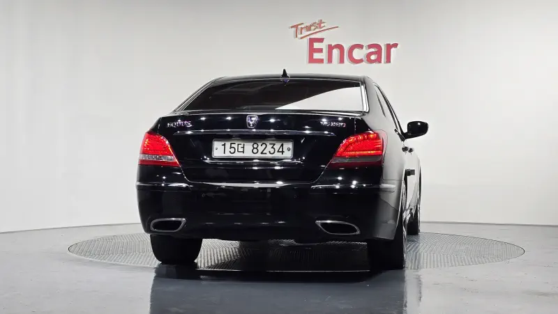 Hyundai Equus