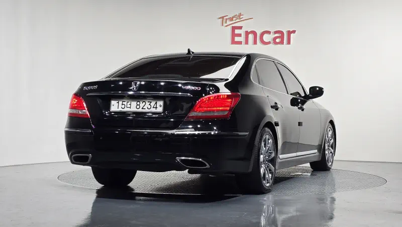 Hyundai Equus