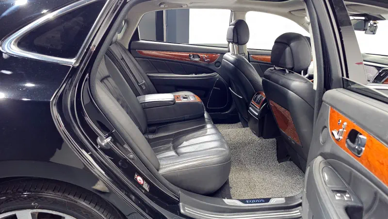 Hyundai Equus