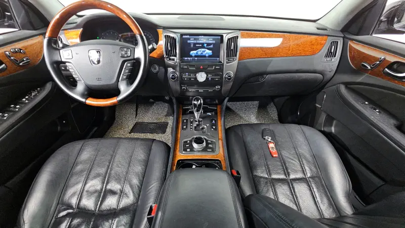 Hyundai Equus