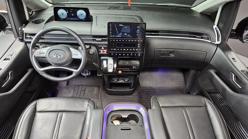 Hyundai Staria