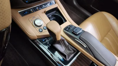 Lexus ES