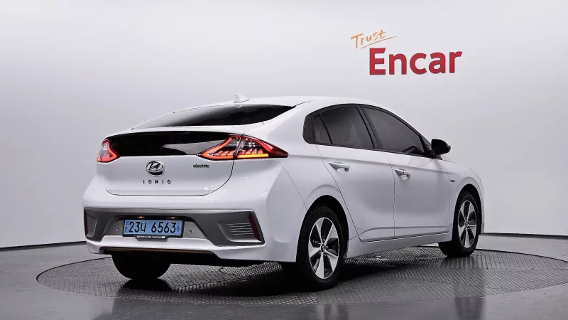 Hyundai Ioniq