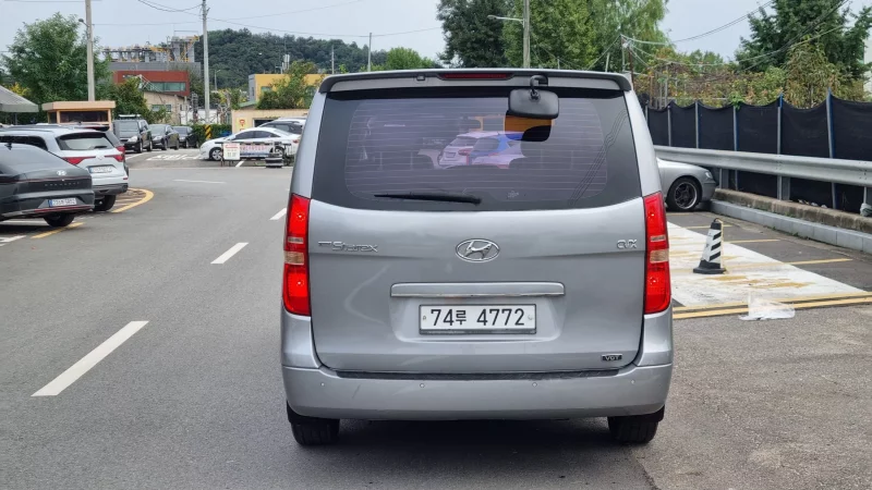 Hyundai Starex