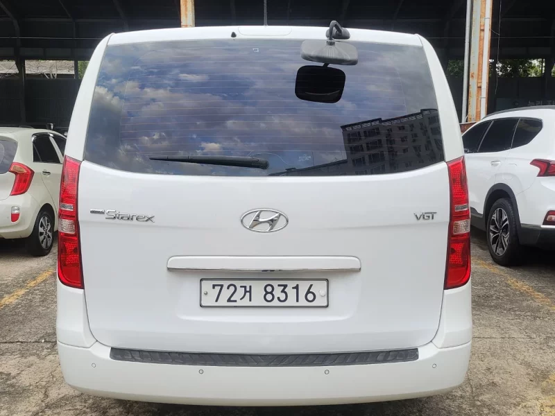 Hyundai Starex
