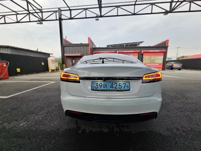 Tesla MODEL S