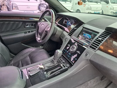 Ford TAURUS