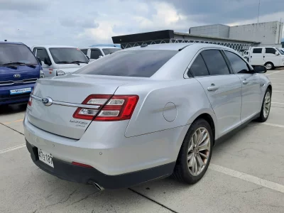 Ford TAURUS