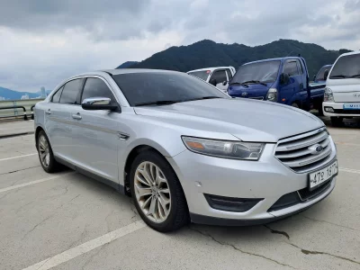 Ford TAURUS