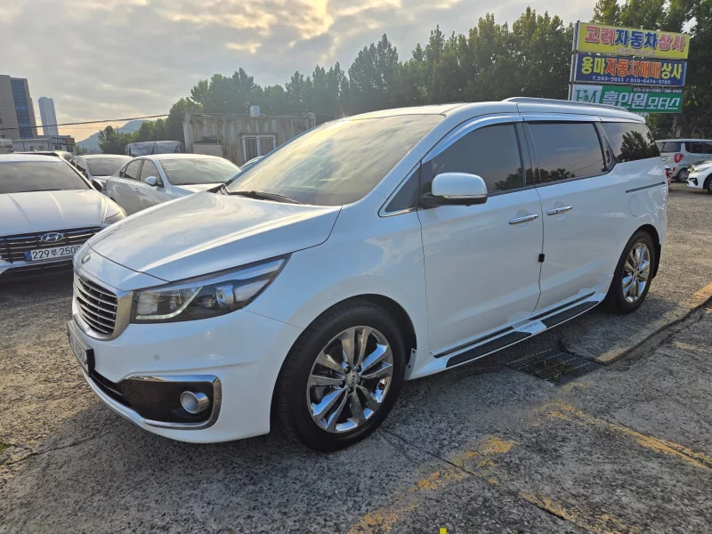 Kia Carnival