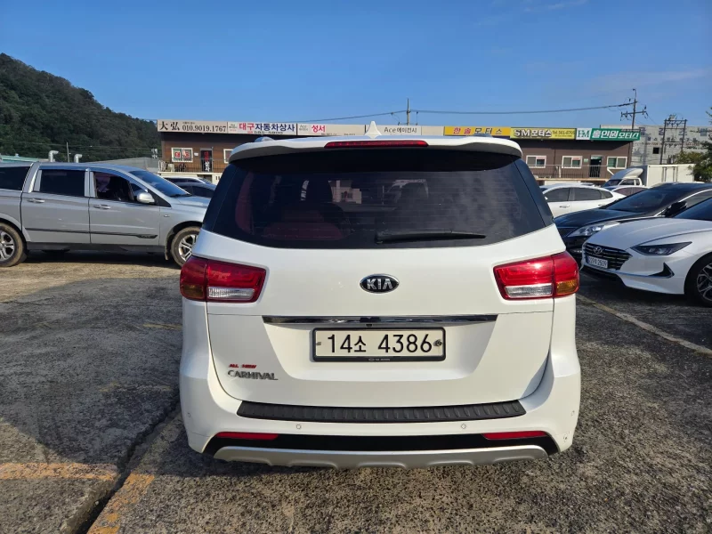 Kia Carnival