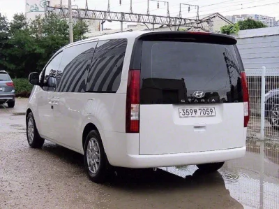 Hyundai Staria