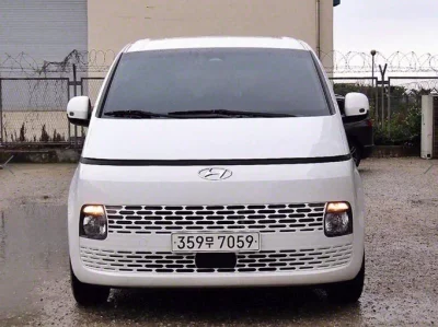 Hyundai Staria