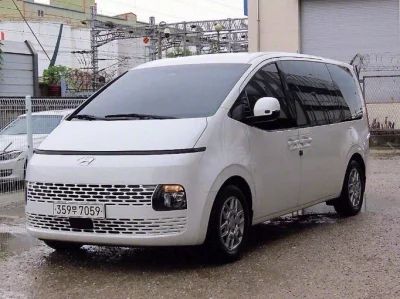 Hyundai Staria