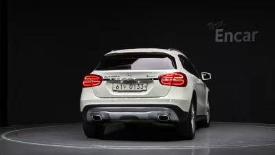 Mercedes-Benz GLA-Class