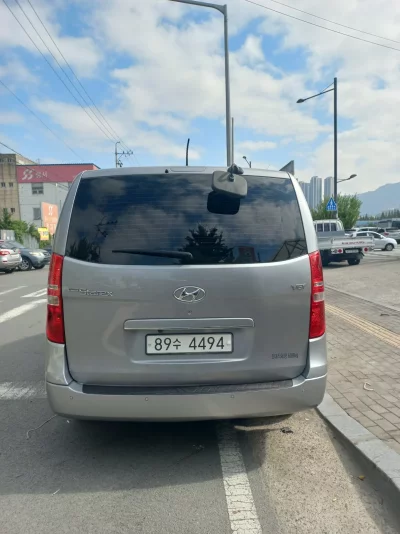 Hyundai Starex