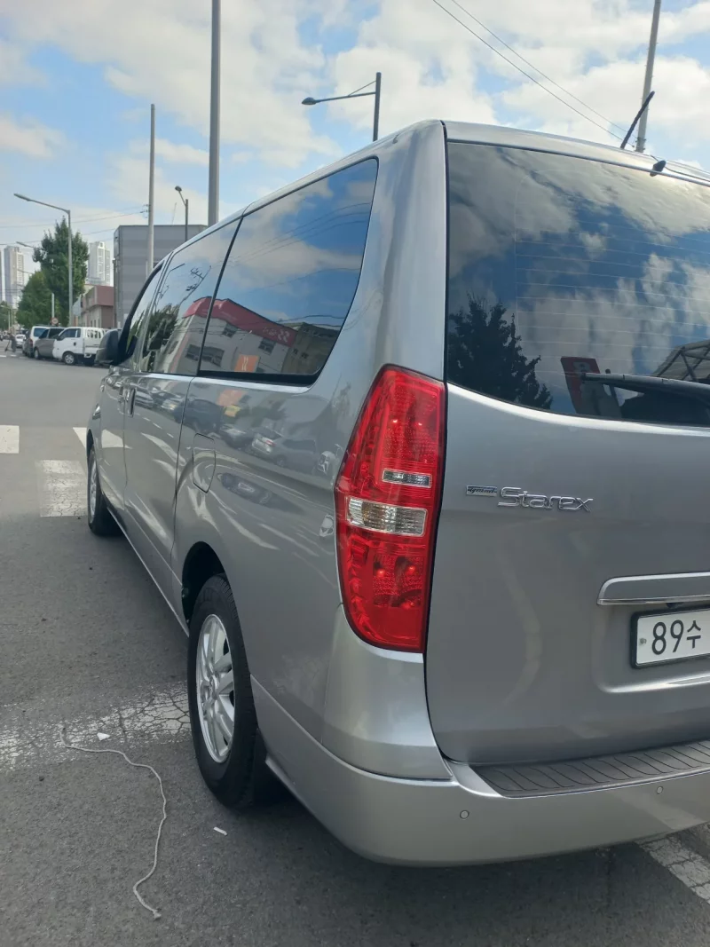 Hyundai Starex