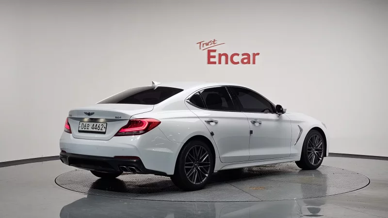 Genesis G70