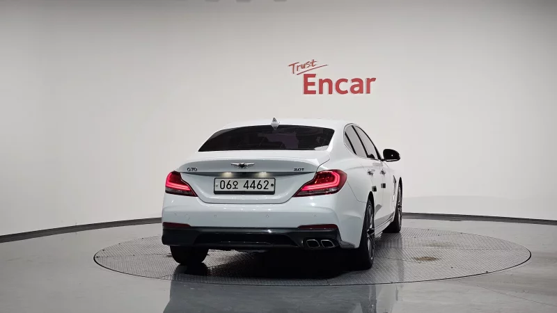 Genesis G70