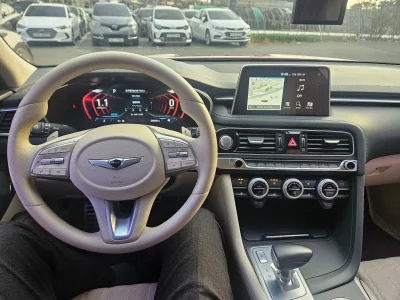 Genesis G70