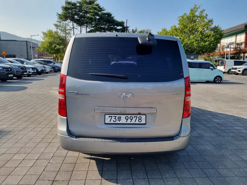 Hyundai Starex
