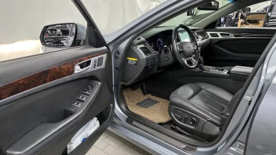 Hyundai Genesis