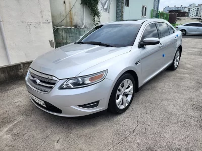 Ford TAURUS