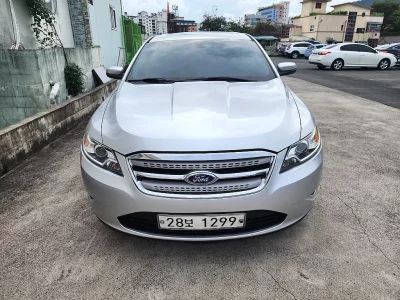 Ford TAURUS